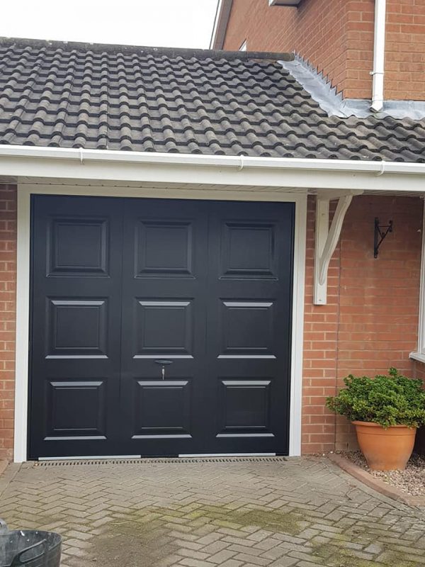 Single Garage Doors in Walsall, Wolverhampton & Birmingham