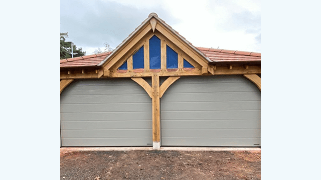Double garage with Garolla garage doors